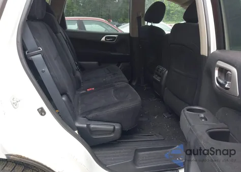 2015 Nissan Pathfinder Platinum/S/Sl/Sv z USA, uszkodzony, nr VIN 5N1AR2MM8FC622450